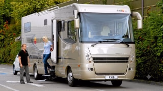 RMB Luxus-Liner – Exterieurdesign eines Reisemobils der Oberklasse – Ansicht 5